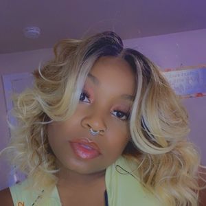 Meet your Posher, Maya